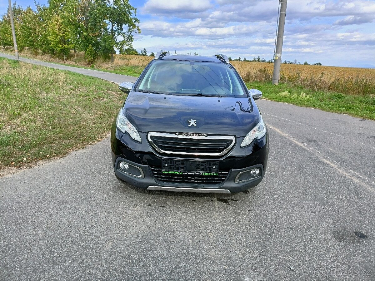 Peugeot 2008 1.2 VTi STYLE - 8