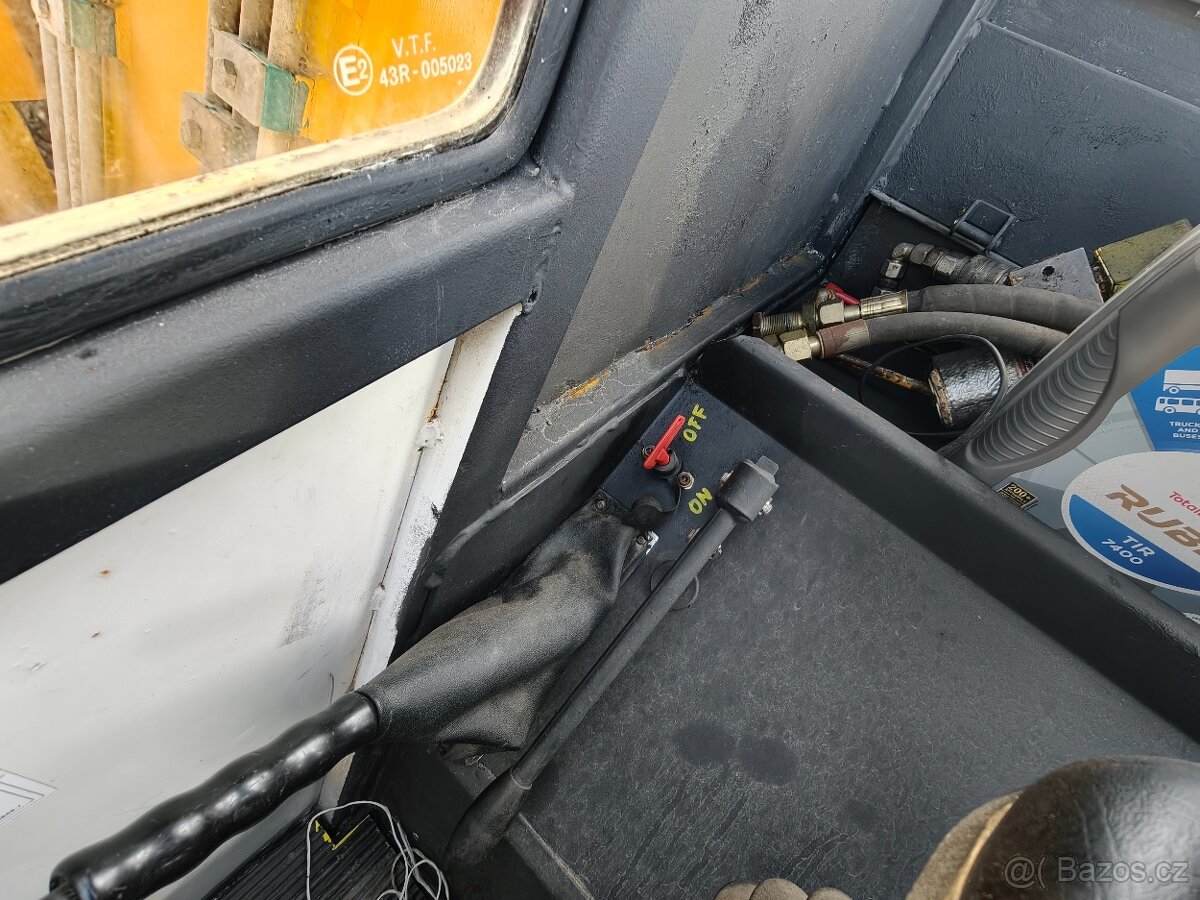 Teleskopický manipulátor Euroscopic Sambron - John Deere - 8