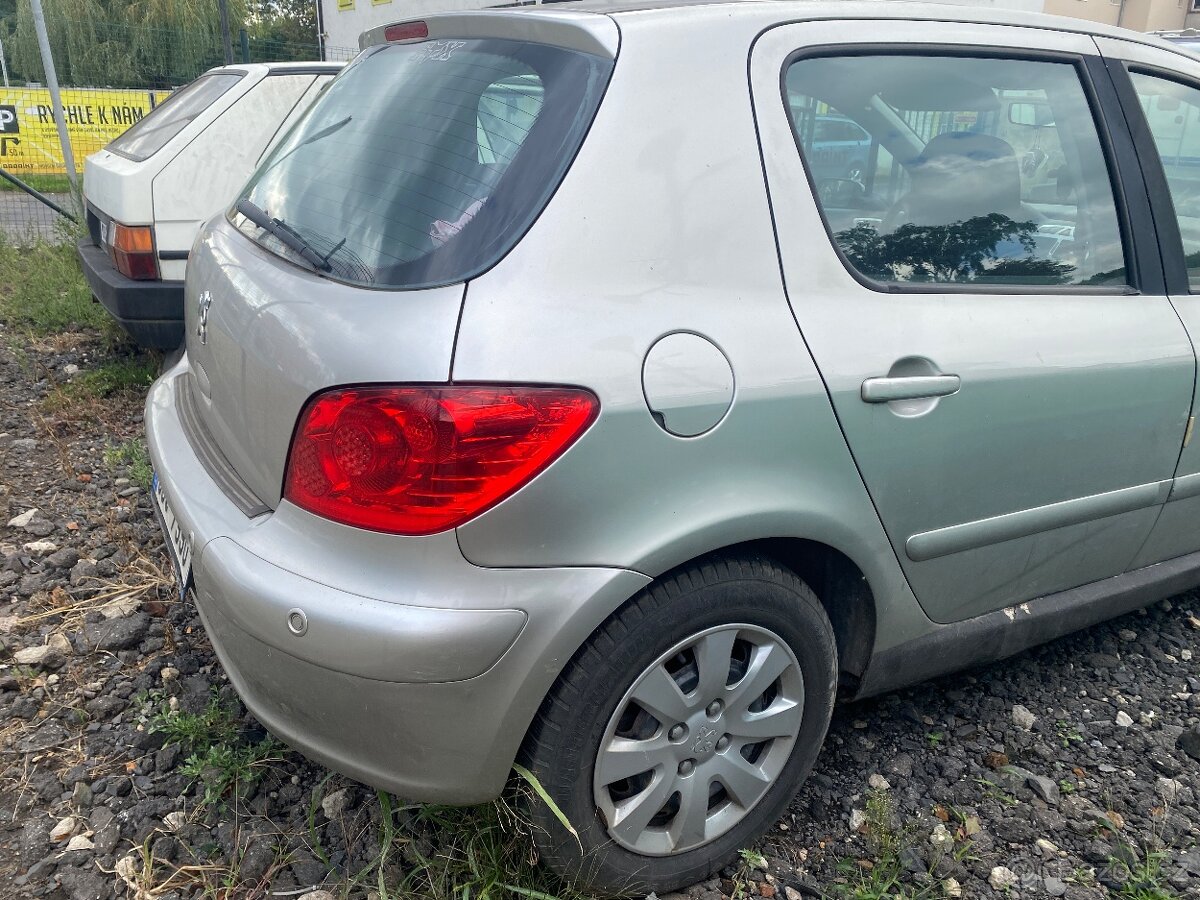 Peugeot 307 1.6 (HDi 80kW) 2006 - celek na díly - 8