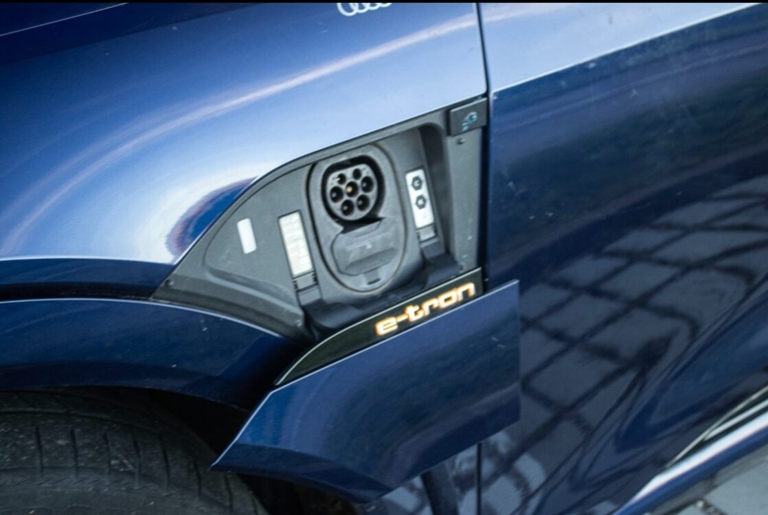 Audi e-tron 50 Quattro Advanced / - 8