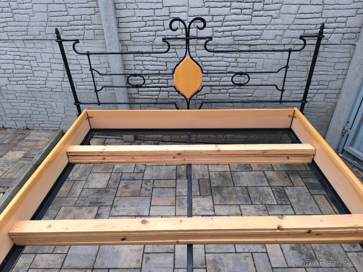 Prodám kovanou postel 180cm x 200cm - 8