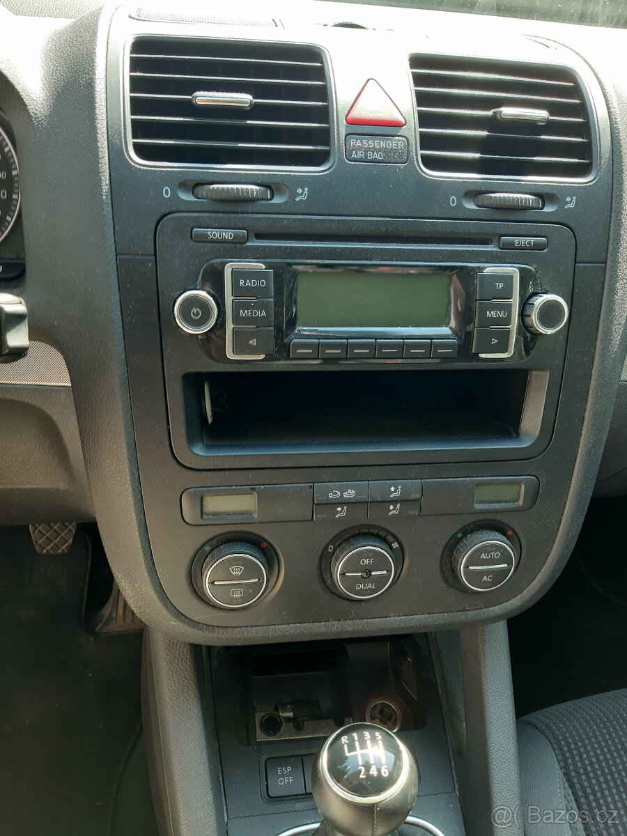 Prodám VW Golf 1.4 TSI Variant benzin - 8