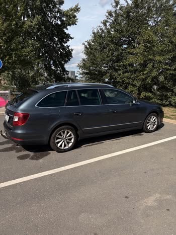 Škoda Superb 1.6 TDi - 8