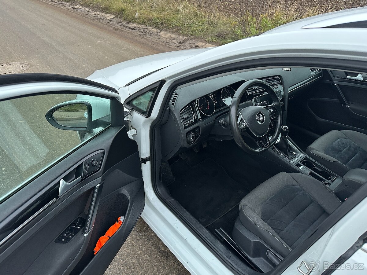 Volkswagen Golf 1.4 TGi 81kw, ČR, po 1. maj., serviska, DPH - 8