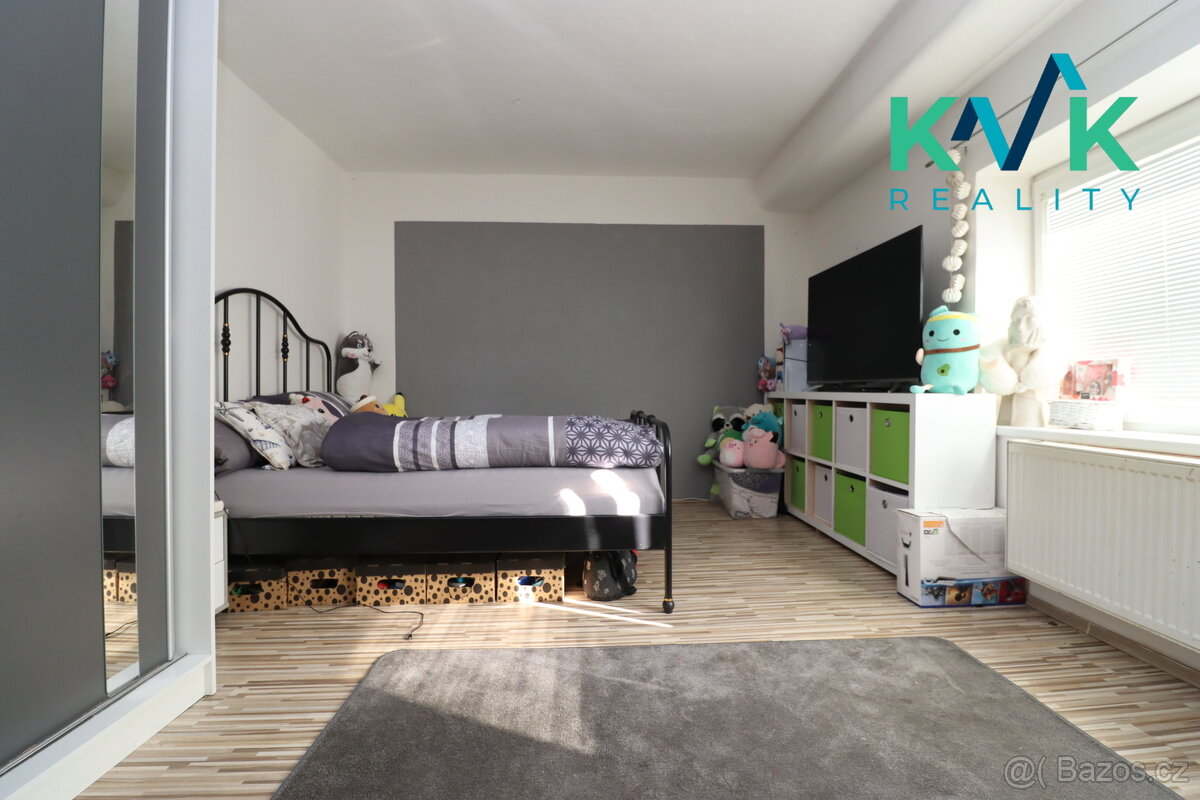 Prodej rodinného domu 3+1 se společenskou místností a barem, - 8