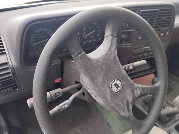 Lancia Thema 2.0i - 8