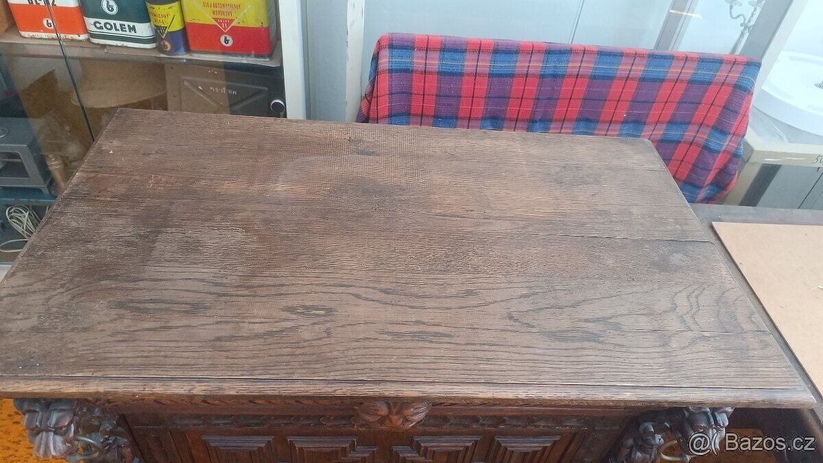 Vyřezávaná komoda - 8