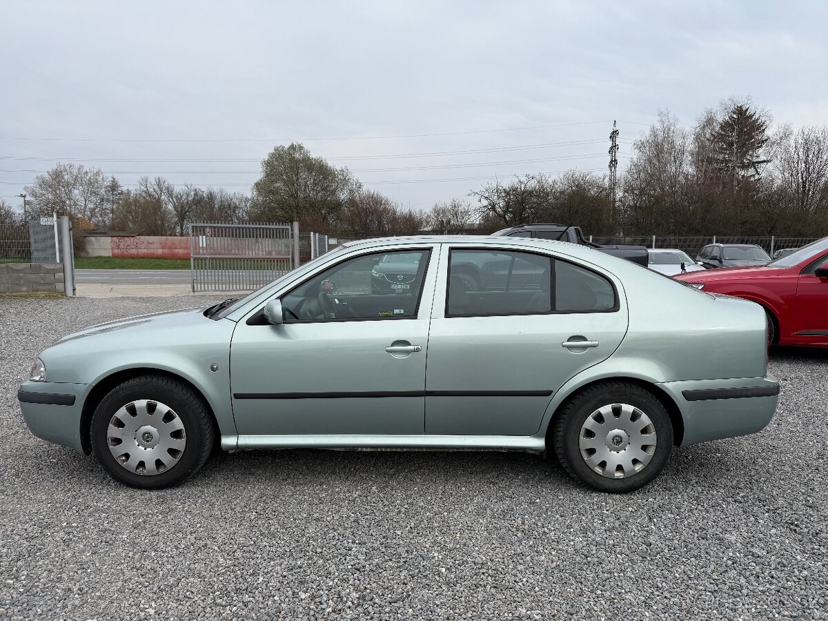 Škoda Octavia TOUR 1.6MPi 75kW 2009 ČR - 8