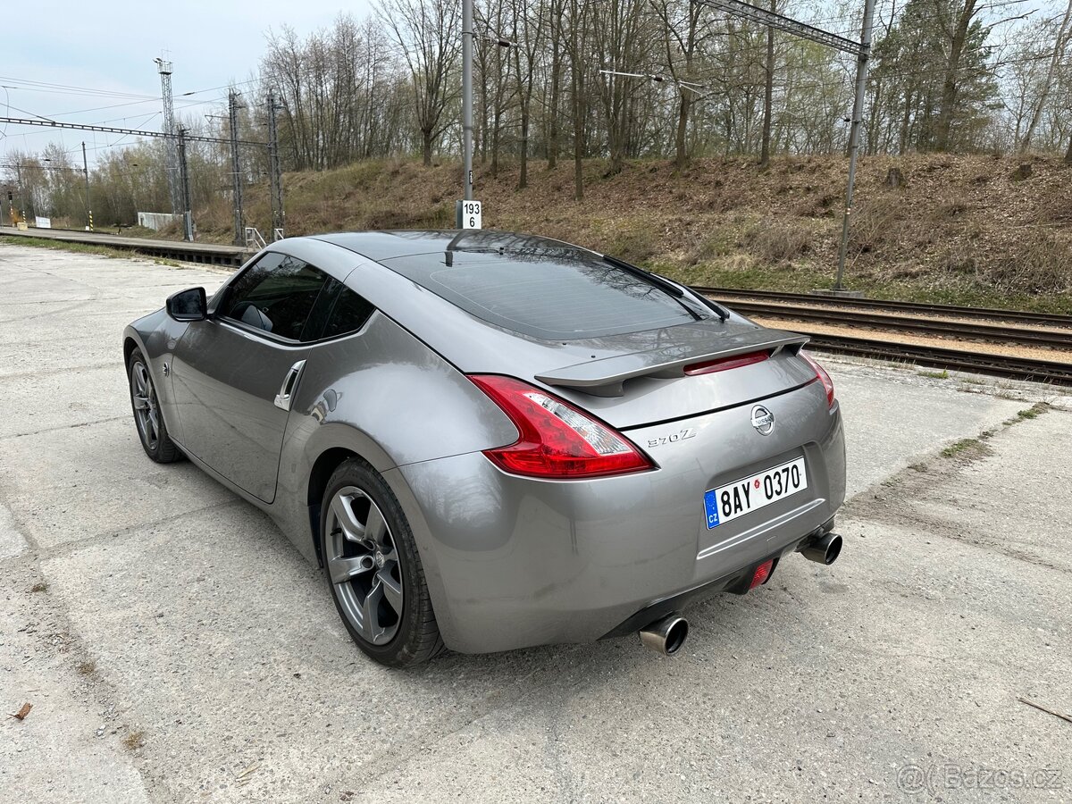 Nissan 370z - 8
