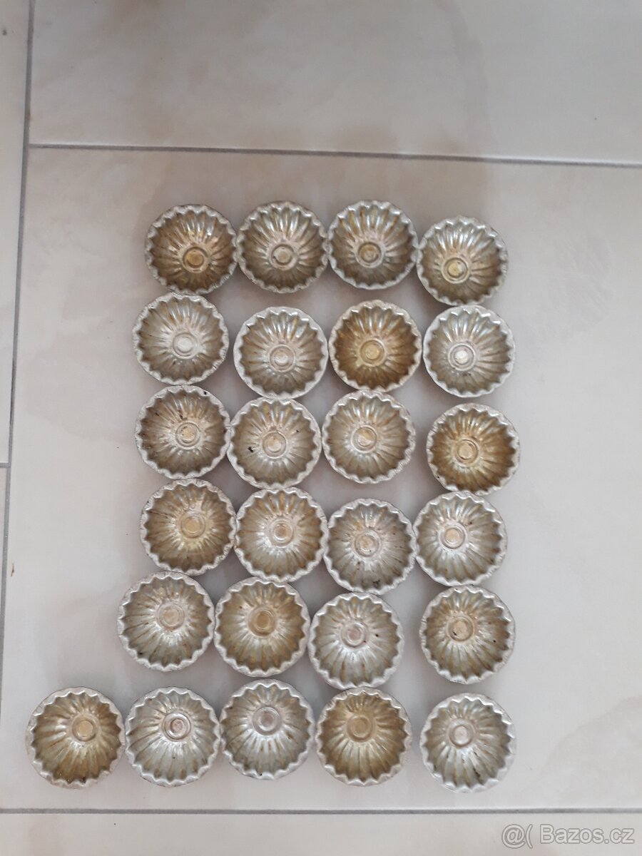 Starožitná vykrajovátka na cukroví - 8