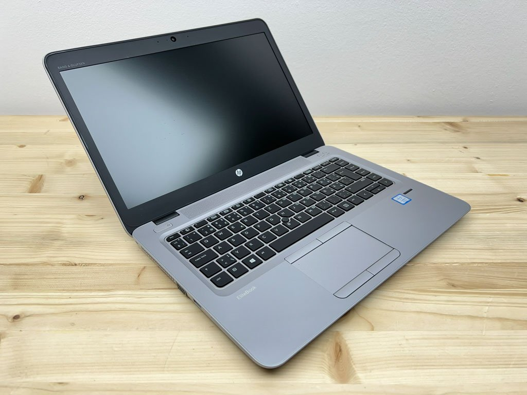 HP EliteBook i5, 8 GB DDR4, SSD 256Gb, WIN11, podsv. klav. - 8