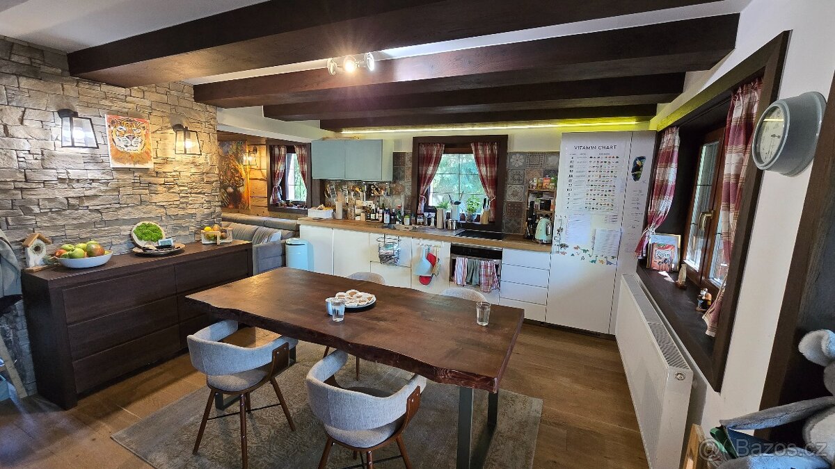 Exkluzívne rodinné sídlo - 2 CHALLETY vedľa lesov TANAP-u - 8