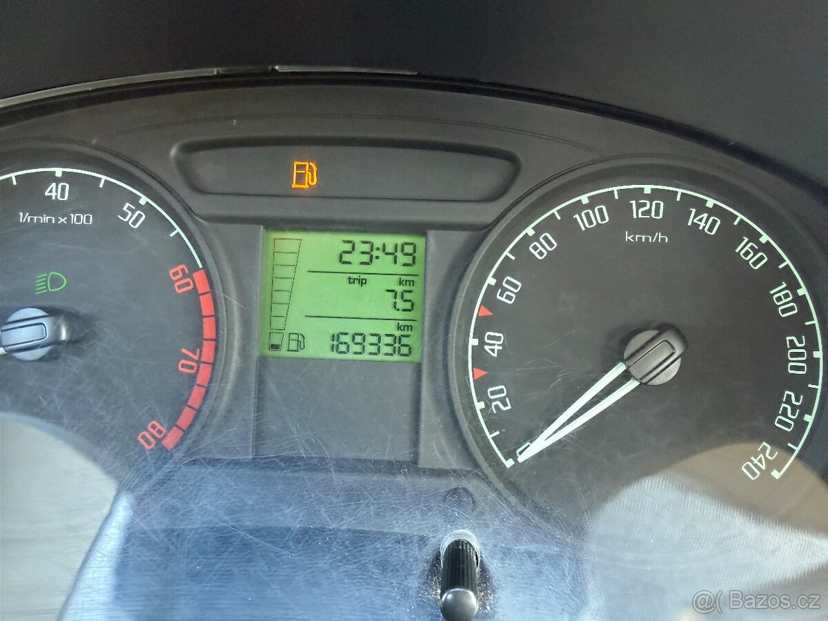 Škoda Roomster 1,2i 47kW r.v.2006 Serviska - 8