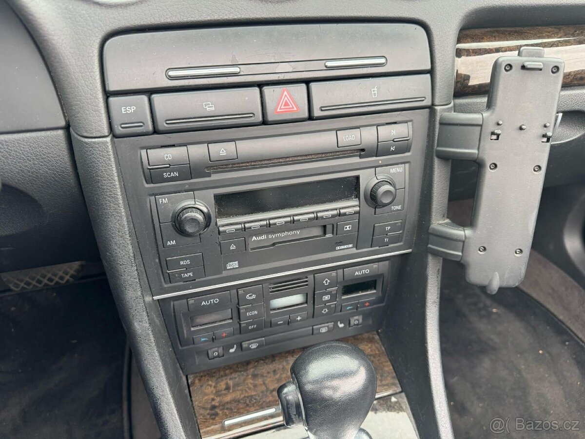 Audi a4 cabrio 2,4 V6 - 8