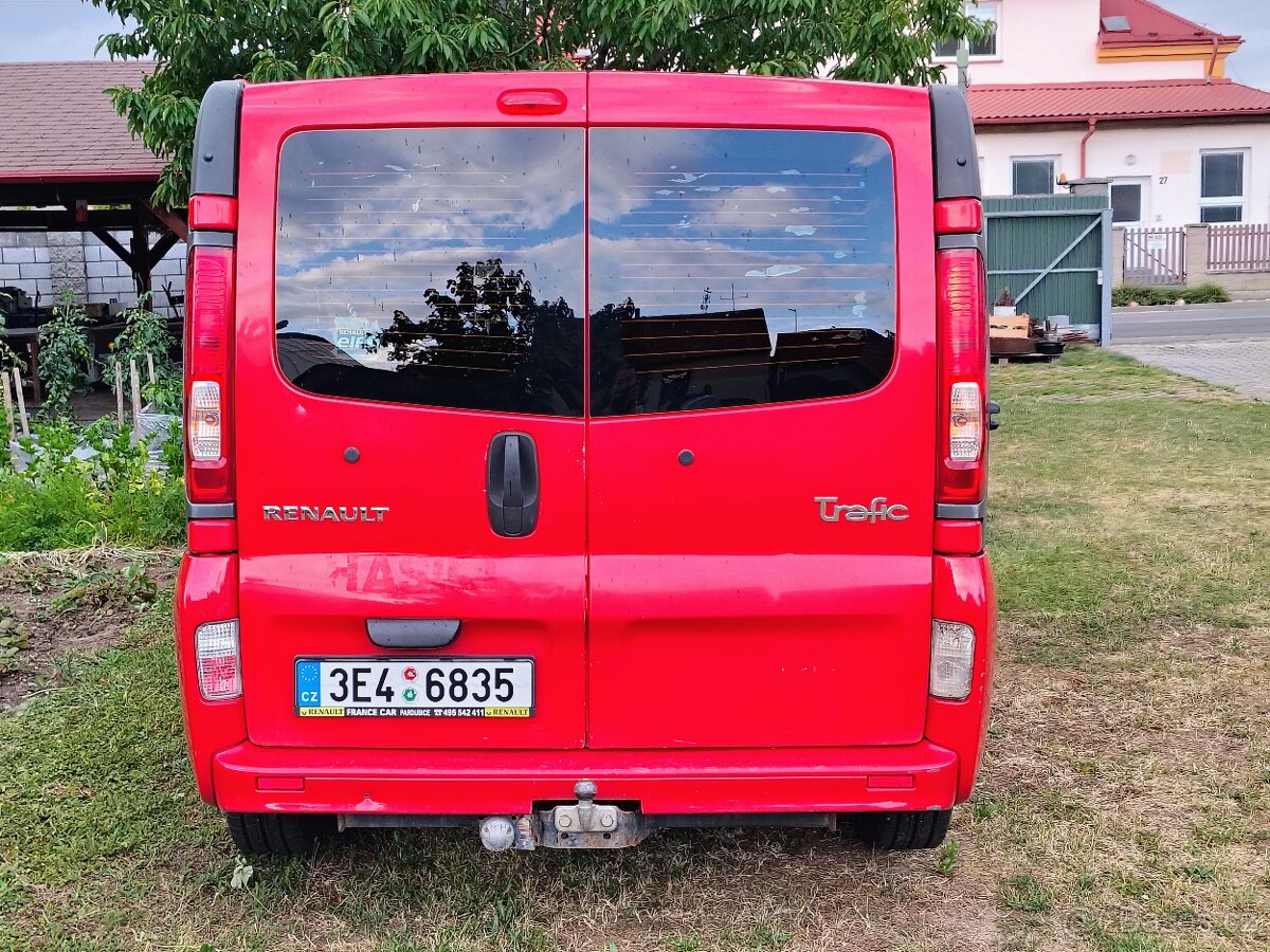 Renault trafic passenger dci 115 - 8