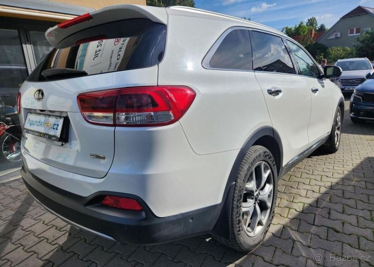 Kia Sorento 2.2-PREMIUM-PANORAMA-KŮŽE - 8