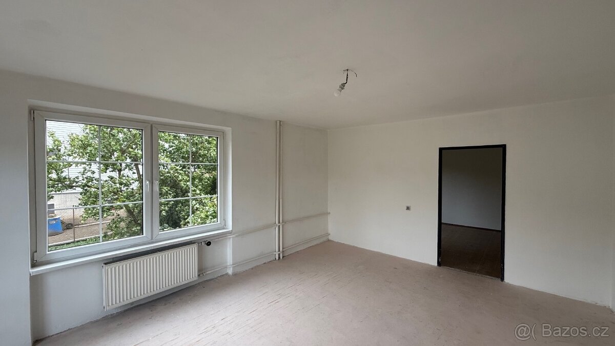 Prodej rodinného domu 15 km od Hradce Králové - 8