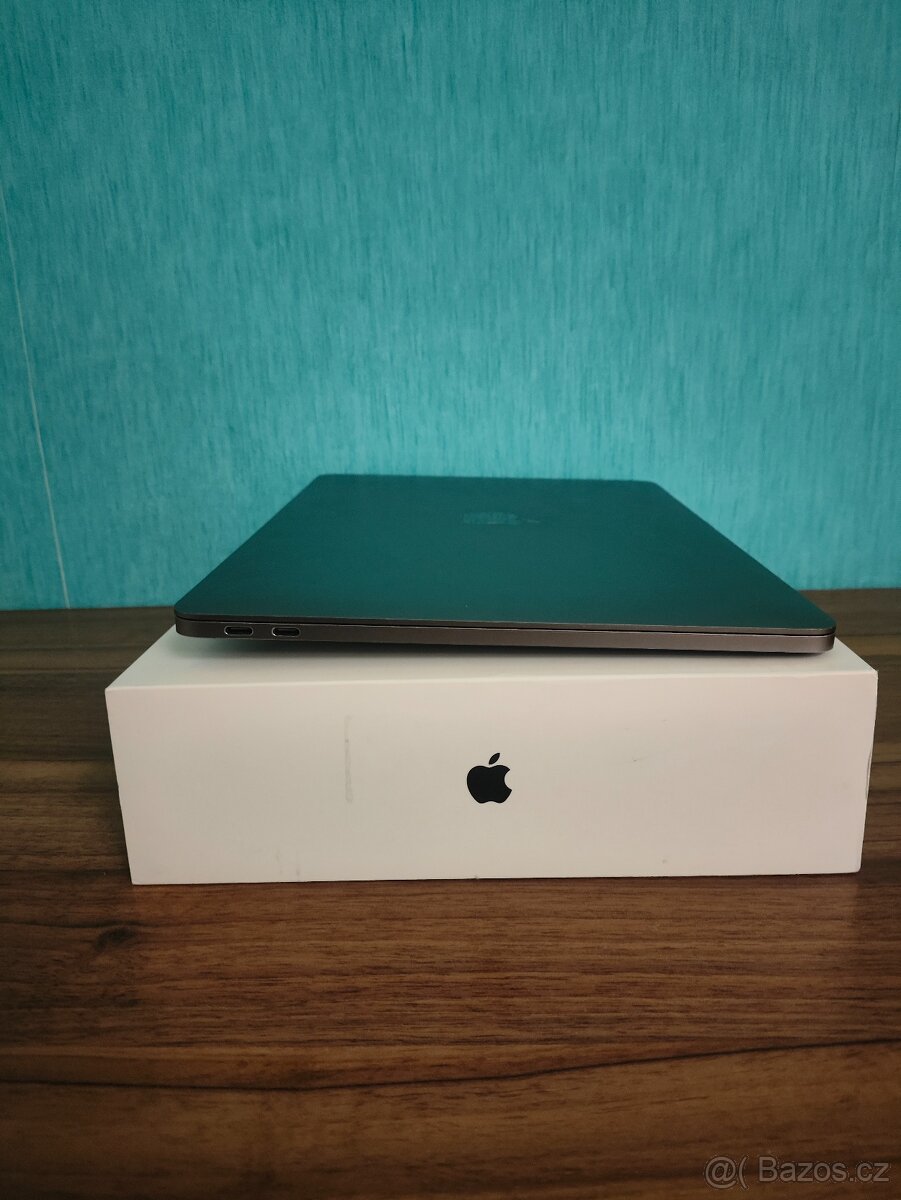 MacBook Pro 2017 | i5 • 8GB • 256GB - 8