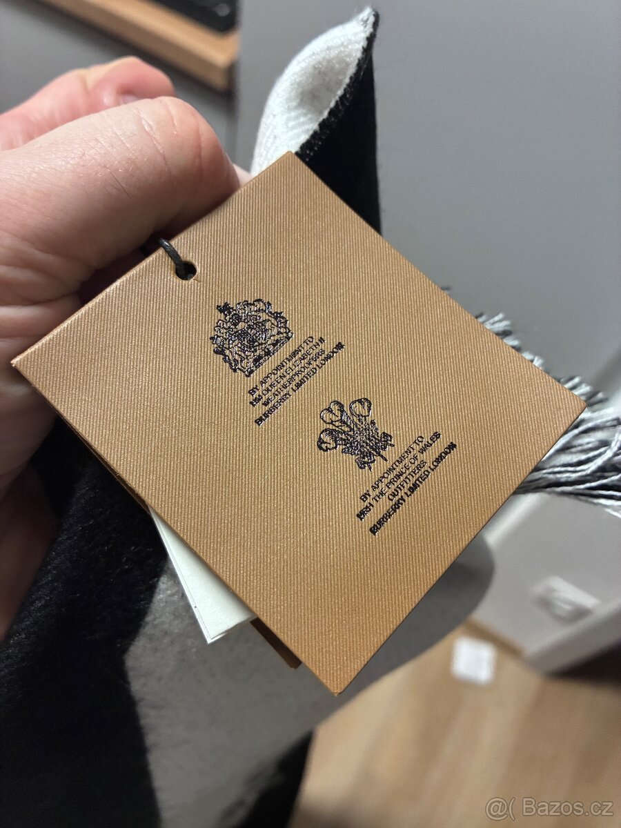 Šála Burberry - 8