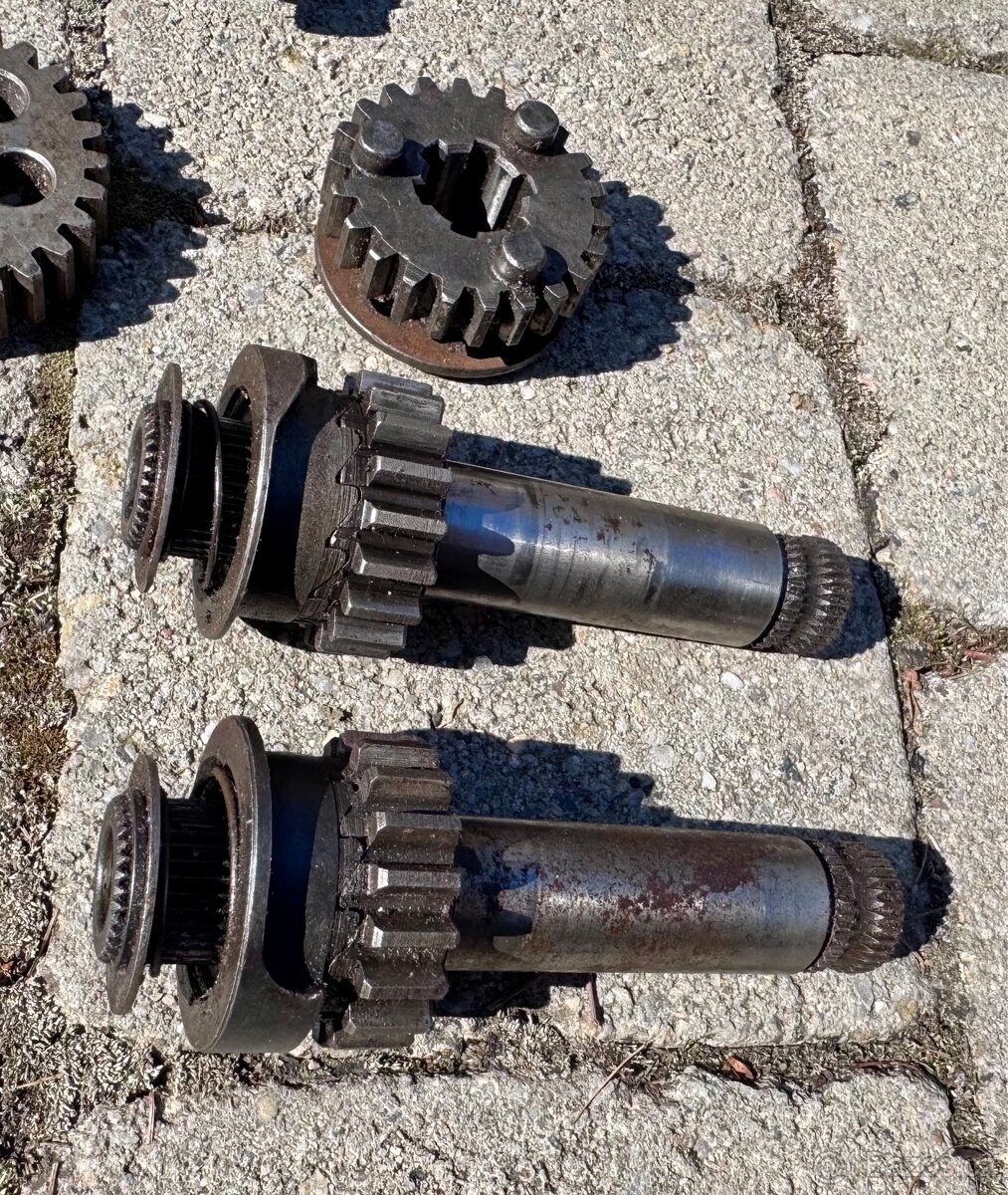 Jawa ČZ kývačka půlbuben, ČZ - díly motoru - 8