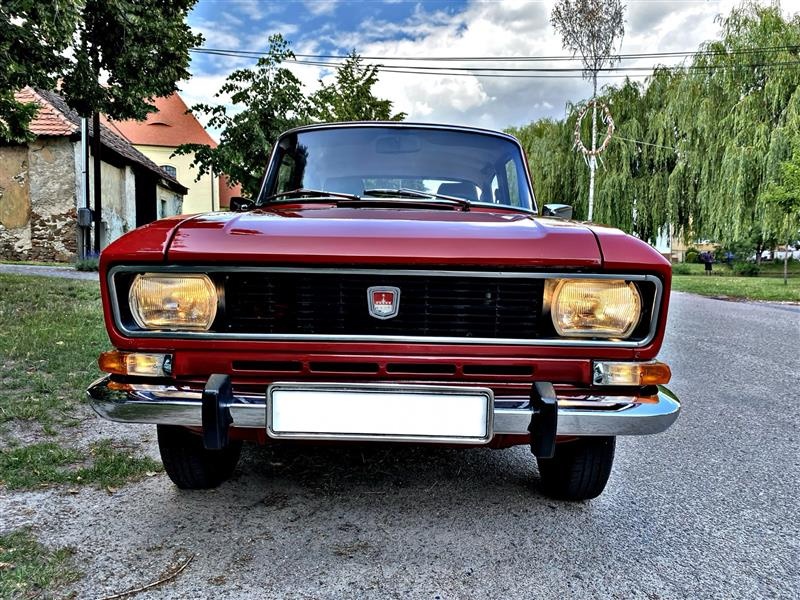Moskvič 2140 - 8