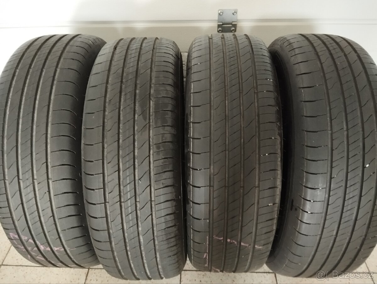 215/60/17 Goodyear Efficientgrip 2 SUV 4x Nové pneu - 8