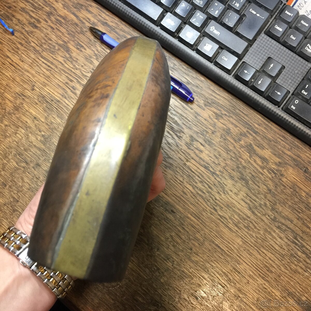 stará prachovnice mosaz měď - zásobník na střelný prach - 8