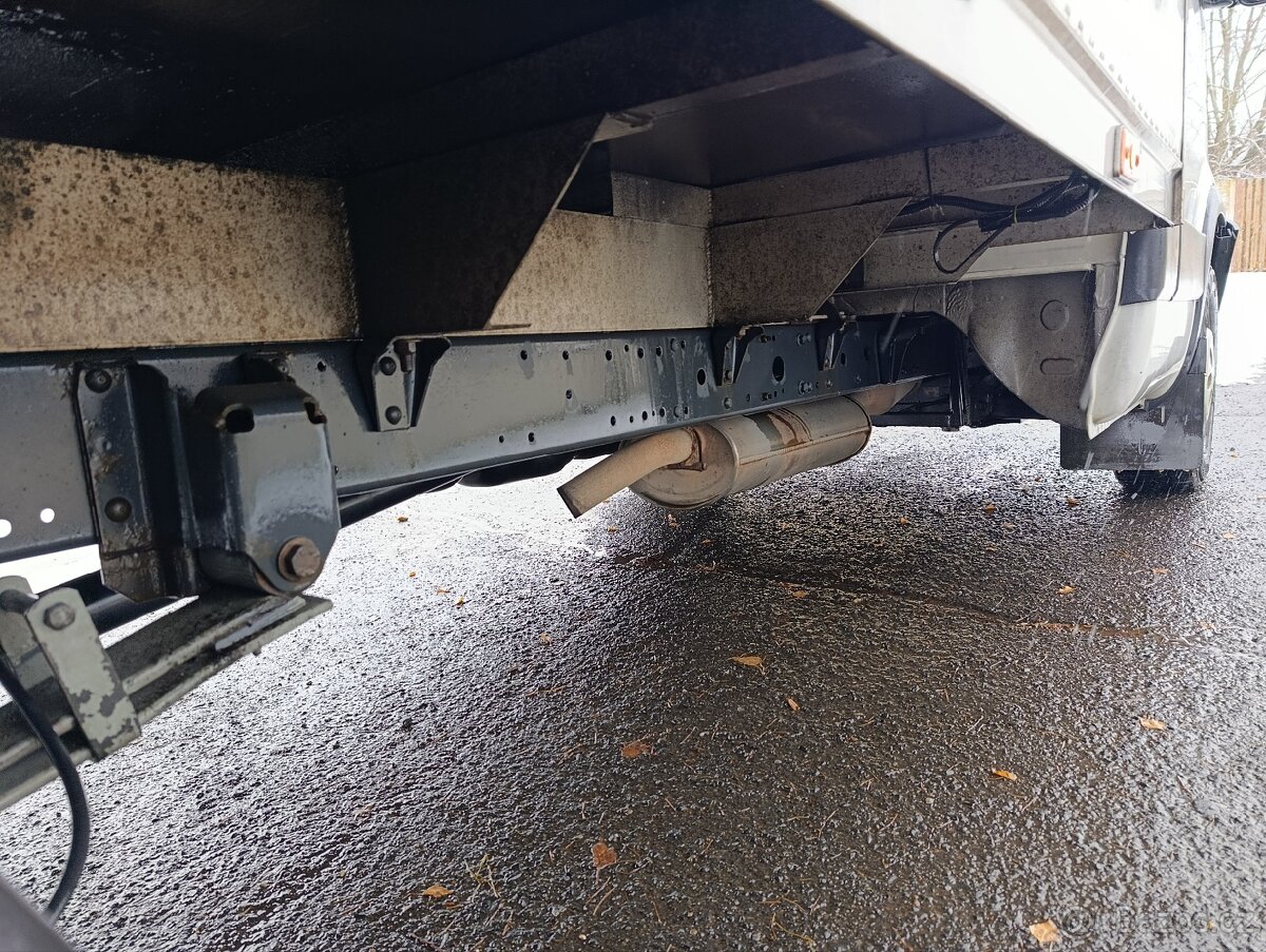 IVECO DAILY SKŘÍŇ S ČELEM 2011 - 8