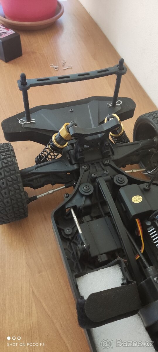 RC truggy 4x4 velikost 1:8 + nová baterie 14,8v 5400mAh.. - 8