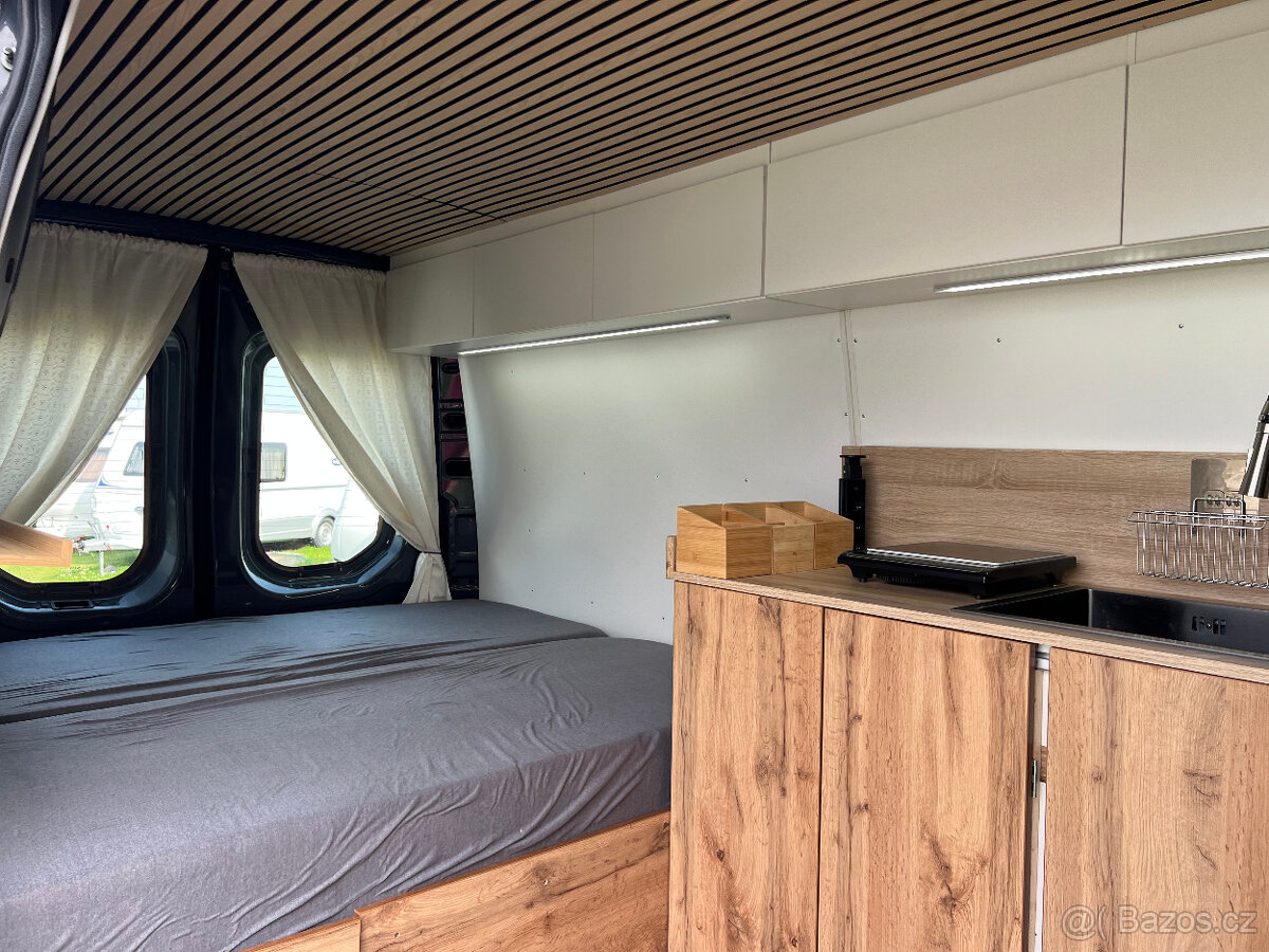 Cestovní obytná dodávka Iveco 2.3 L2H2, rok 2017 - 8