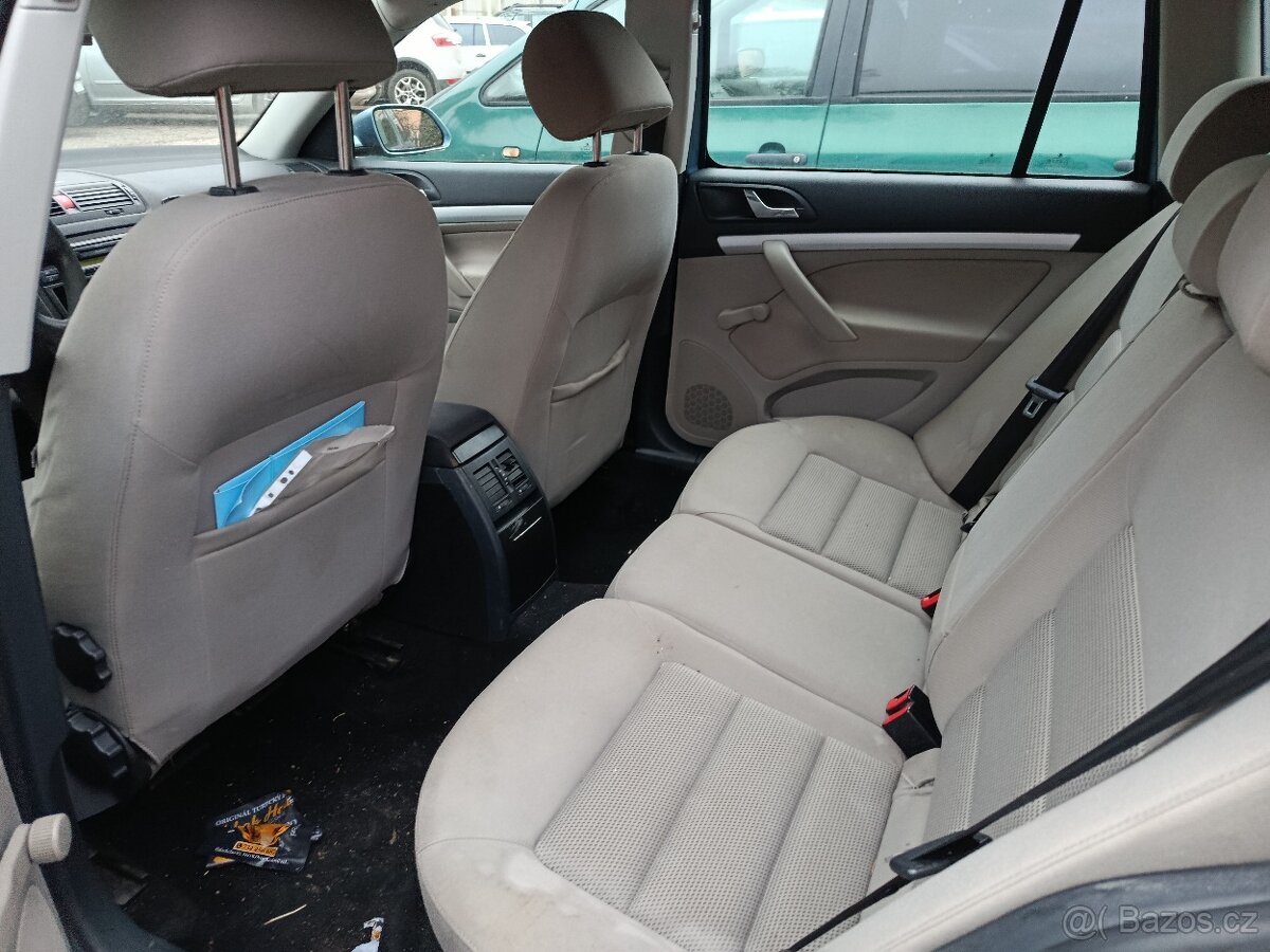 Škoda Octavia II Combi – 1.6 MPI (2007) - 8