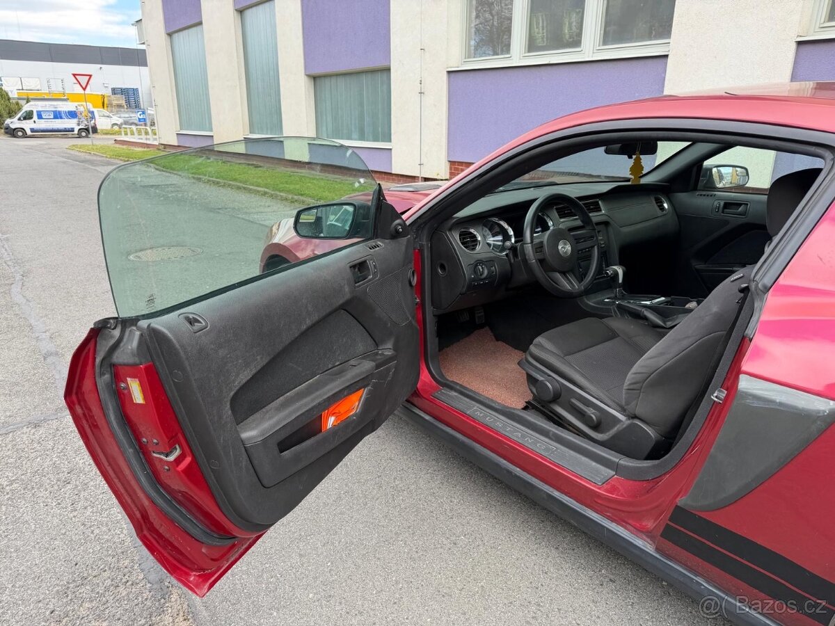 Ford Mustang 3,6 V6 - 8