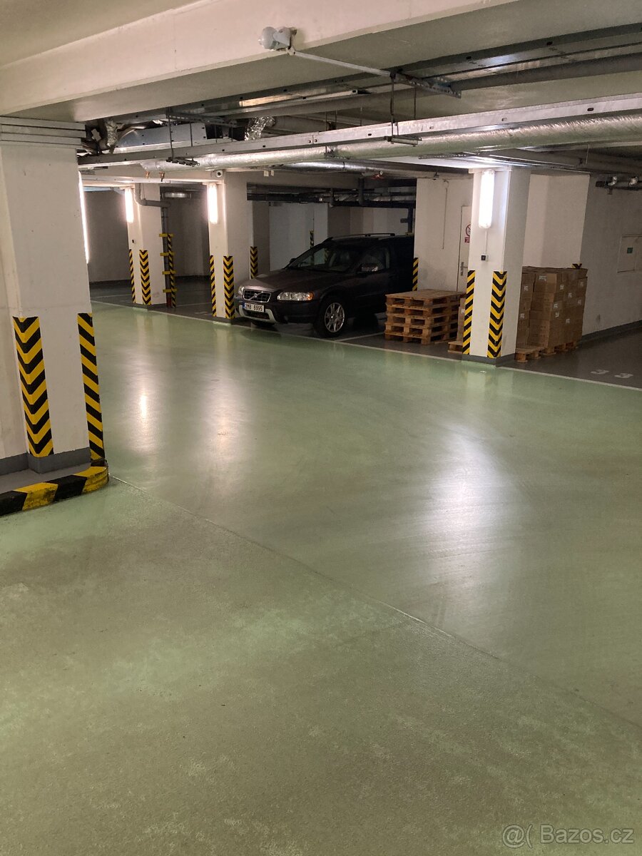 Pronajem garazoveho stani Praha 8 - 8
