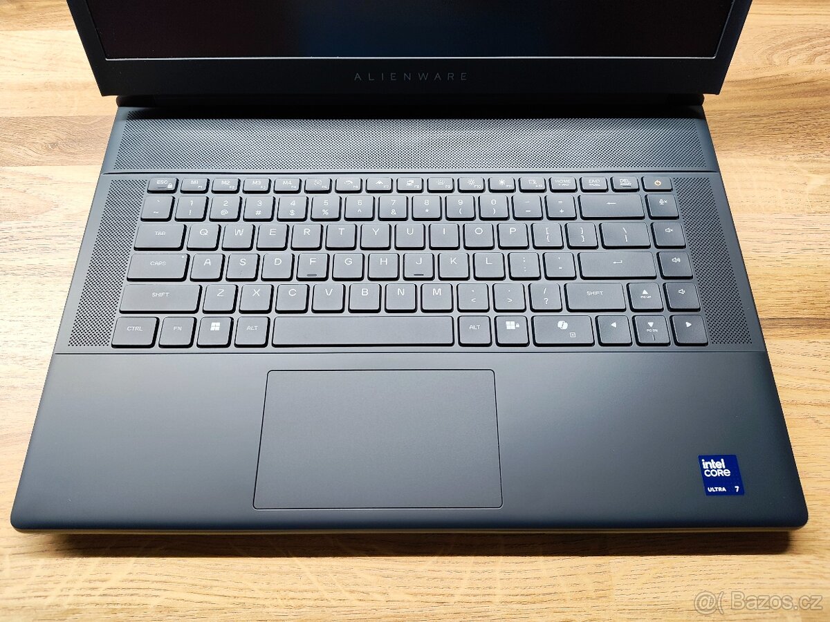 16" 240HZ_ALIENWARE 16 AREA-51_U7-255HX_16GB_RTX 5060 8GB - 8