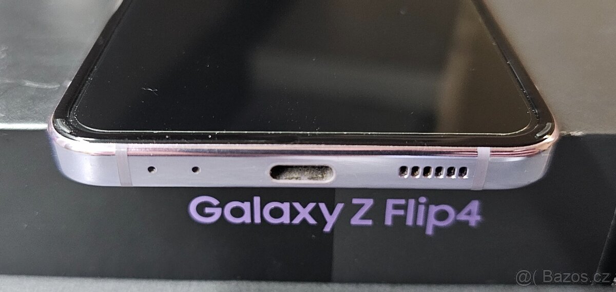 Samsung Galaxy Z Flip4 - 8