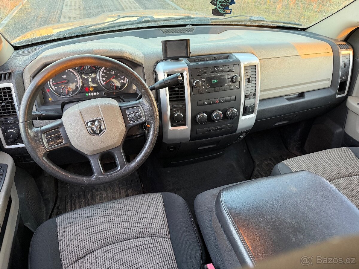 Dodge RAM 5.7 HEMI 4x4 2011r TOP CENA - 8