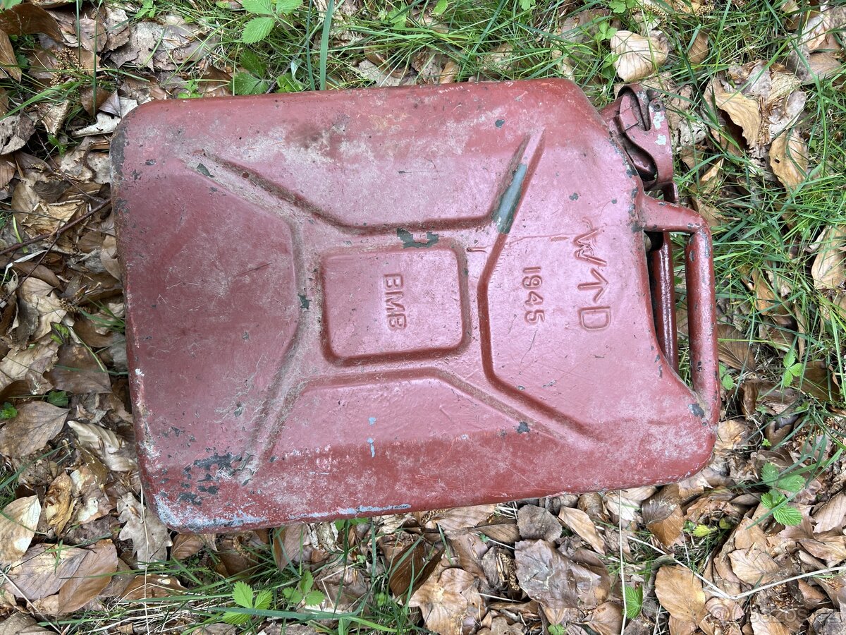 Vojenský kanystr. - 8