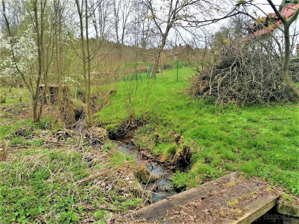 Prodej podílu 1/2 stavebního pozemku 340 m² Veselá - Žďár - 8