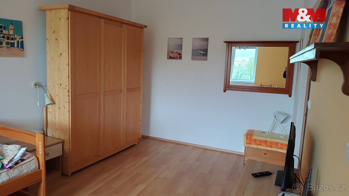 Pronájem bytu 1+kk, 37 m², Praha, ul. Nademlejnská - 8
