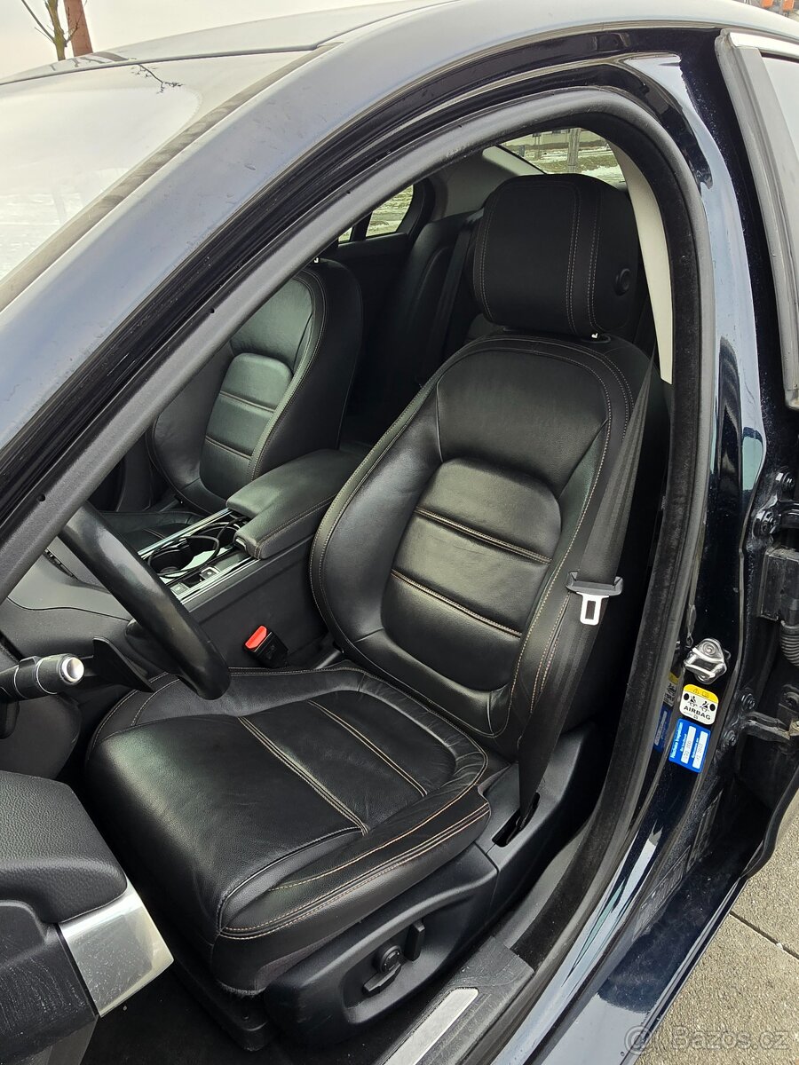 Jaguar XE 2.0d 132 kW - 8