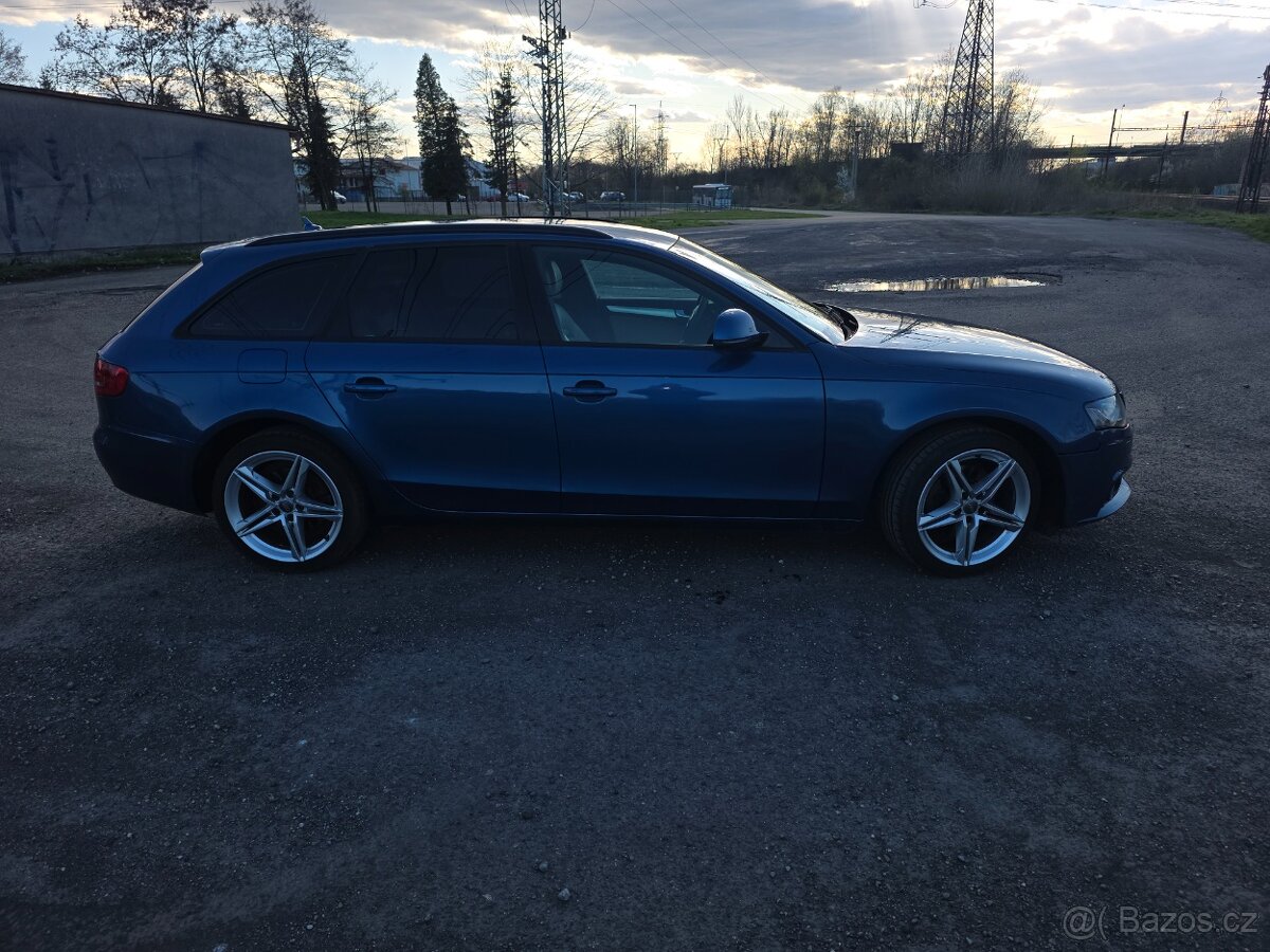 AUDI A4 B8 - 8