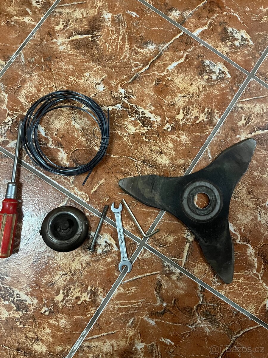 Křovinořez Oleo-Mac 722S - 8