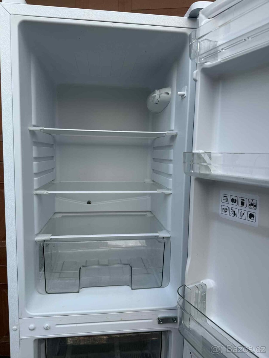 Lednice s mrazákem Goddess RCD0150GW8AF - 8