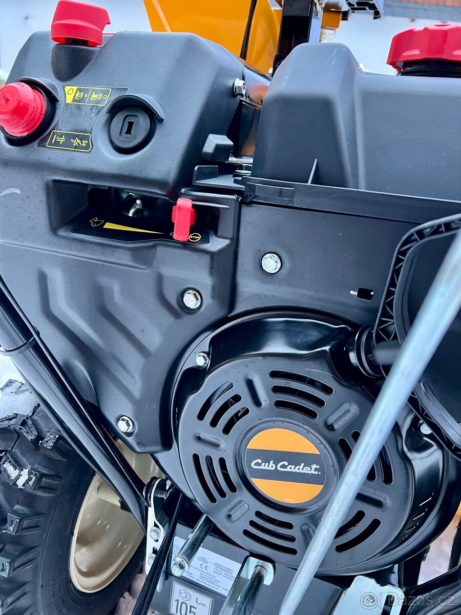 CUB CADET XS3 66SWE -třístupňová sněhová fréza s el. start. - 8