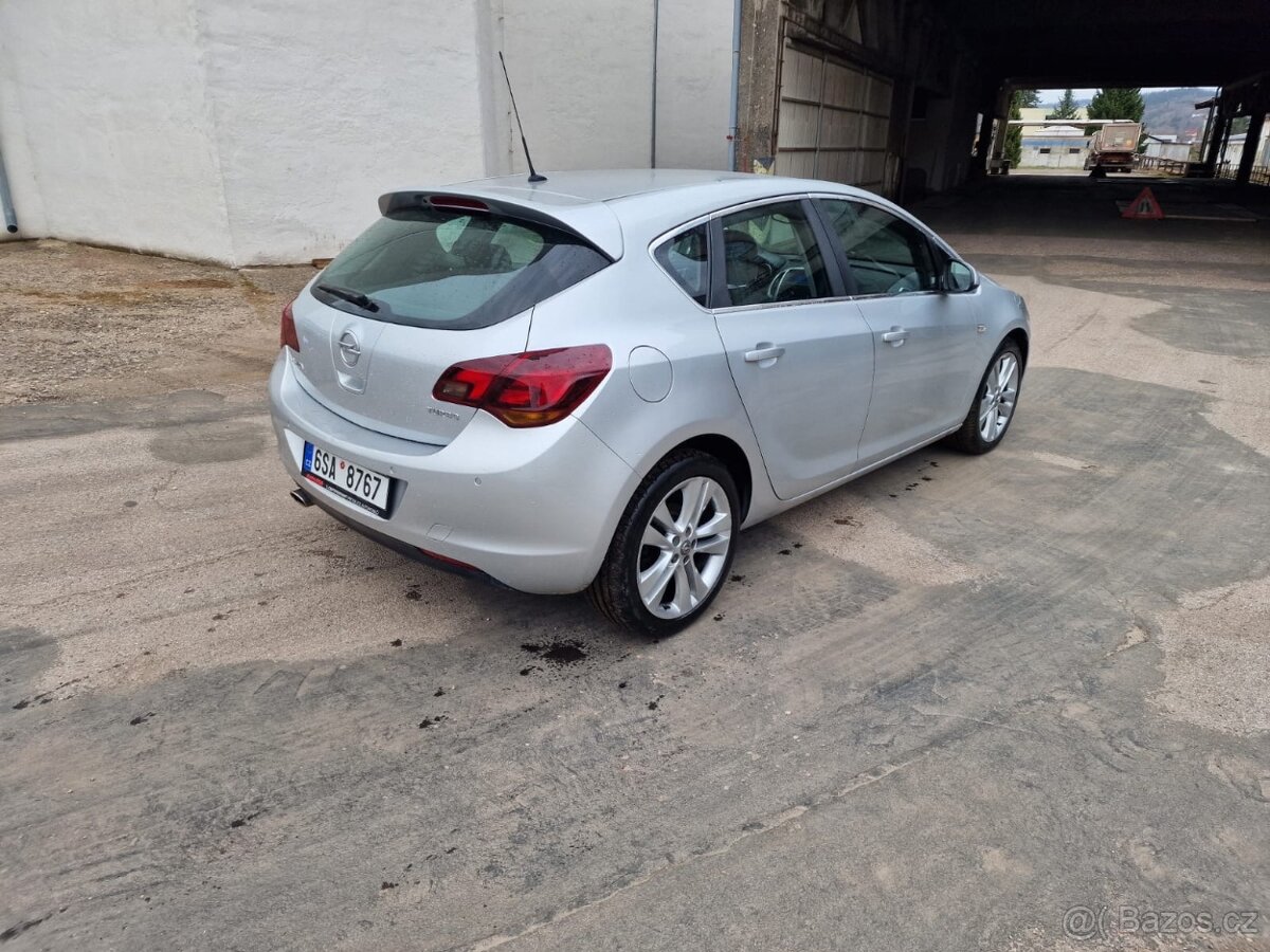 OPEL ASTRA J r.v 2010, - 8