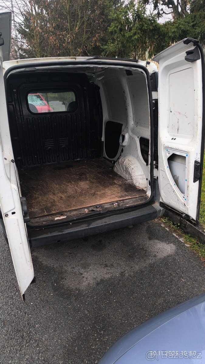 Fiat Doblo Cargo 1,3 JTD 51 Kw R. v. 2005 - 8