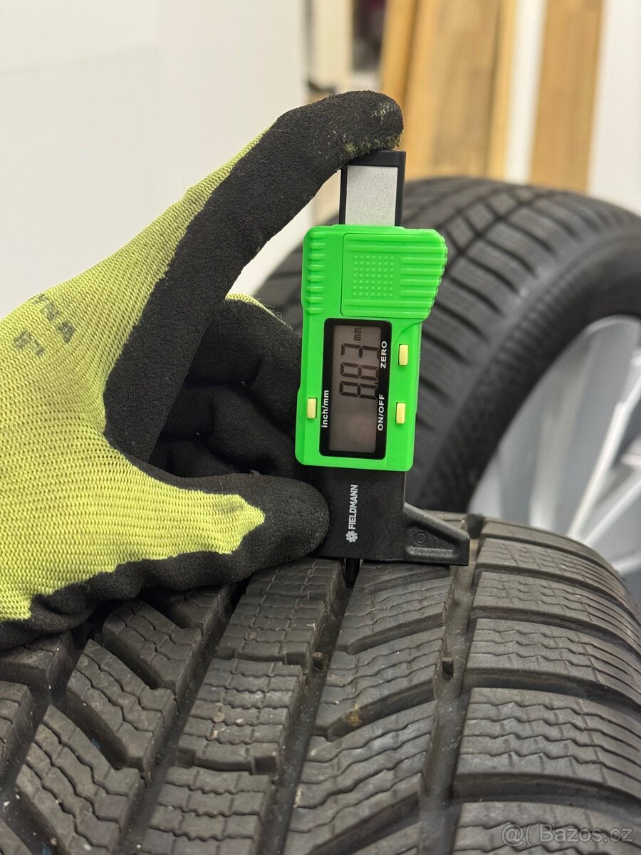 205/50 R17 zimní originální sada alu VW Golf 8 - 8