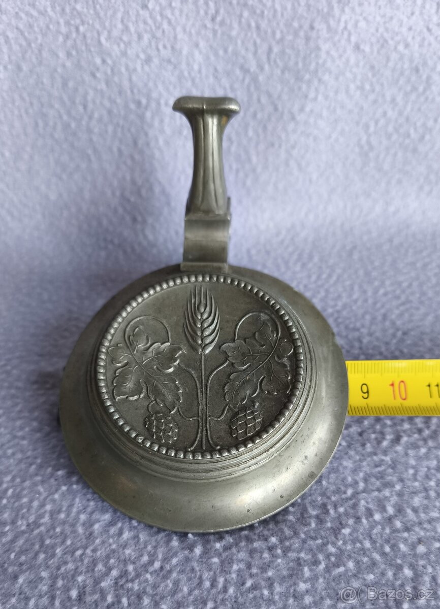 cínové víčko na korbel - 8