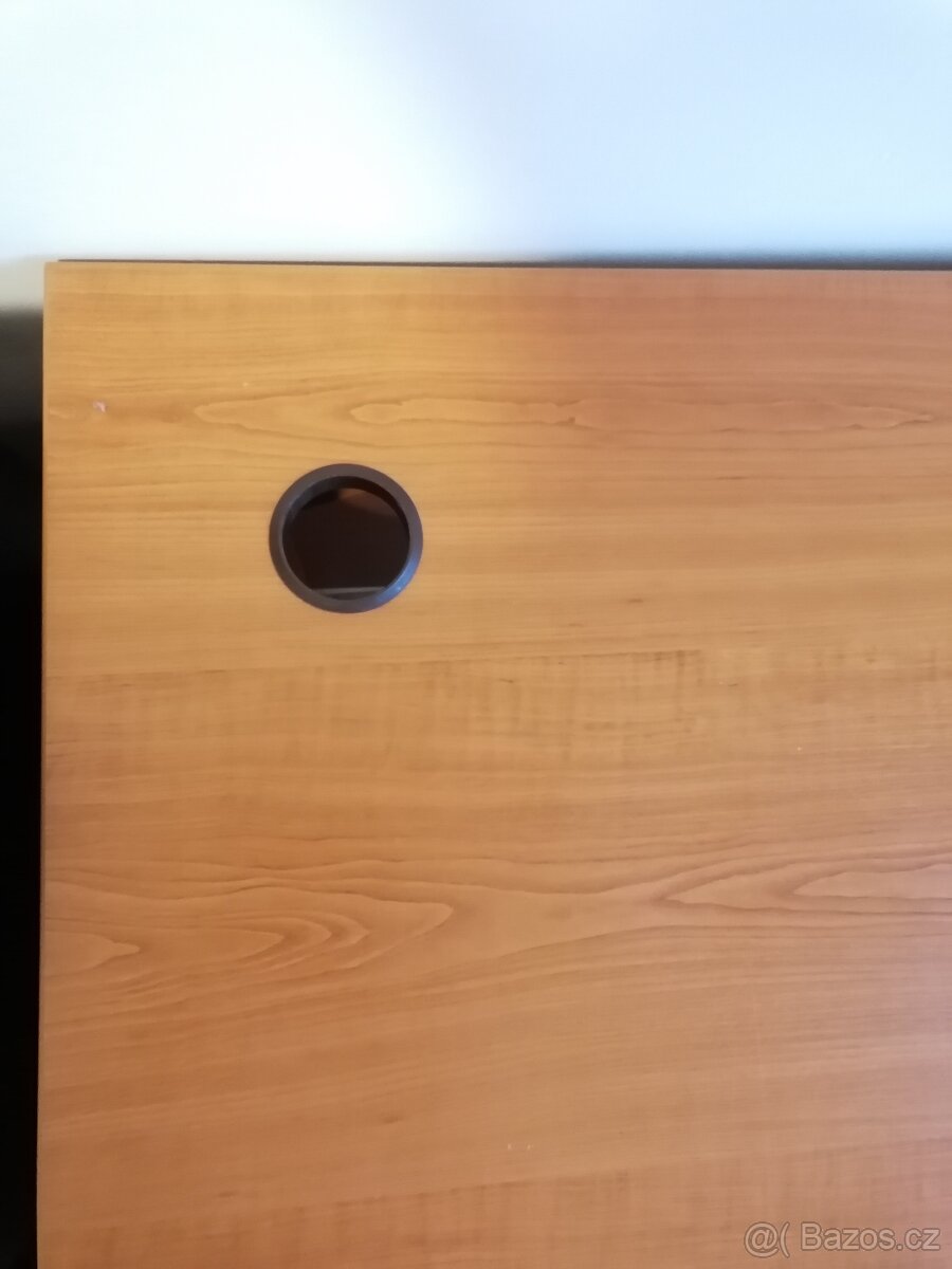 Kancelářský stůl - 8