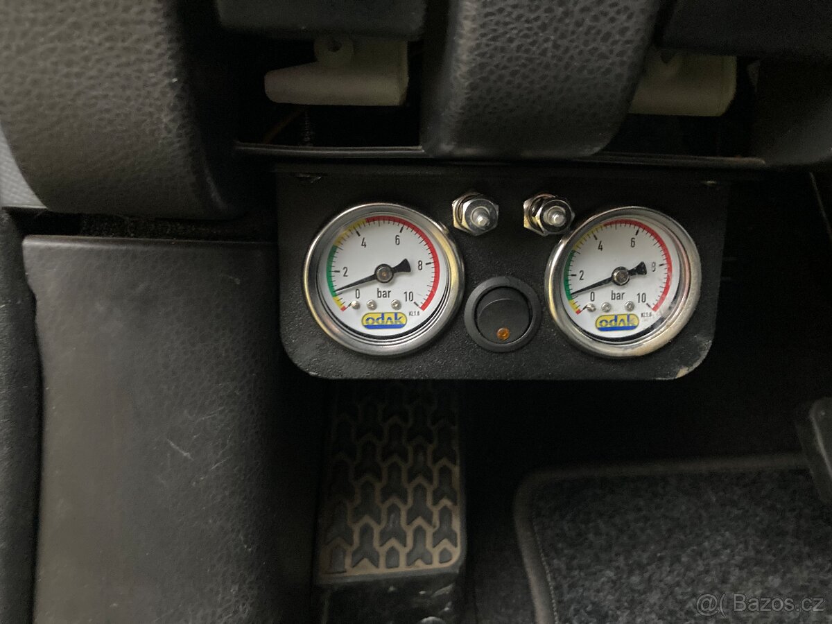 Isuzu D-max 2,5 Twin D automat - 8